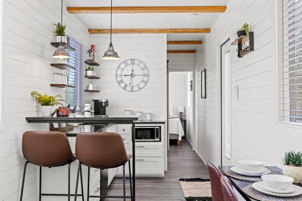 New! The Texas Longhorn-Luxury Container Home Fredericksburg Kültér fotó